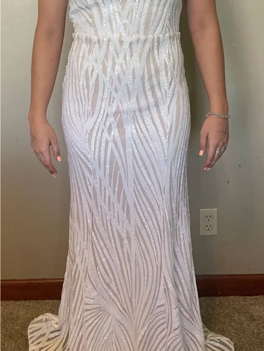 Elegant White Sequined V-Neck Evening Dress